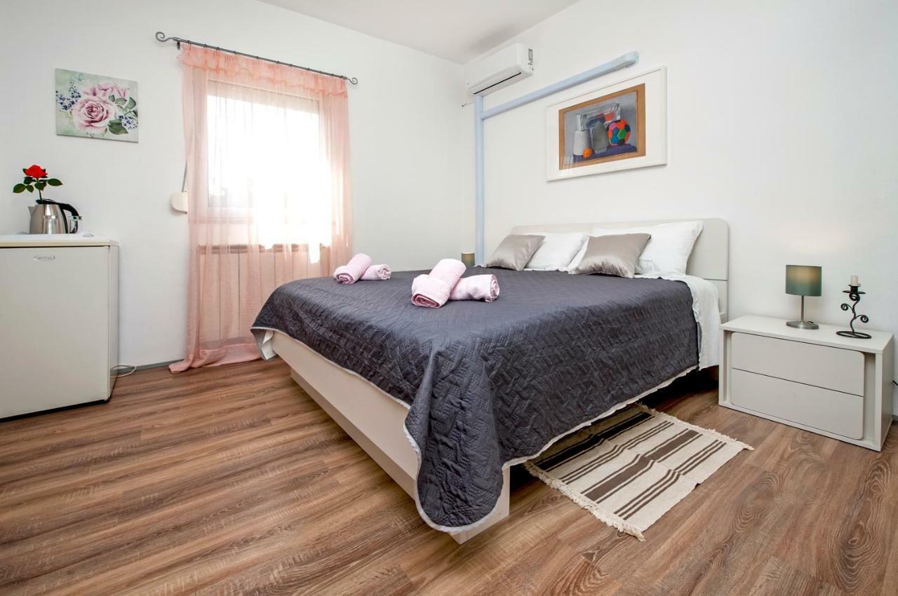 Rooms Mariana 罗维尼 外观 照片