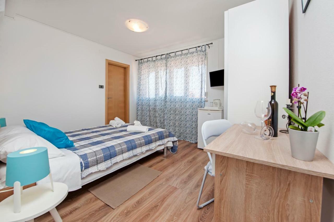 Rooms Mariana 罗维尼 外观 照片